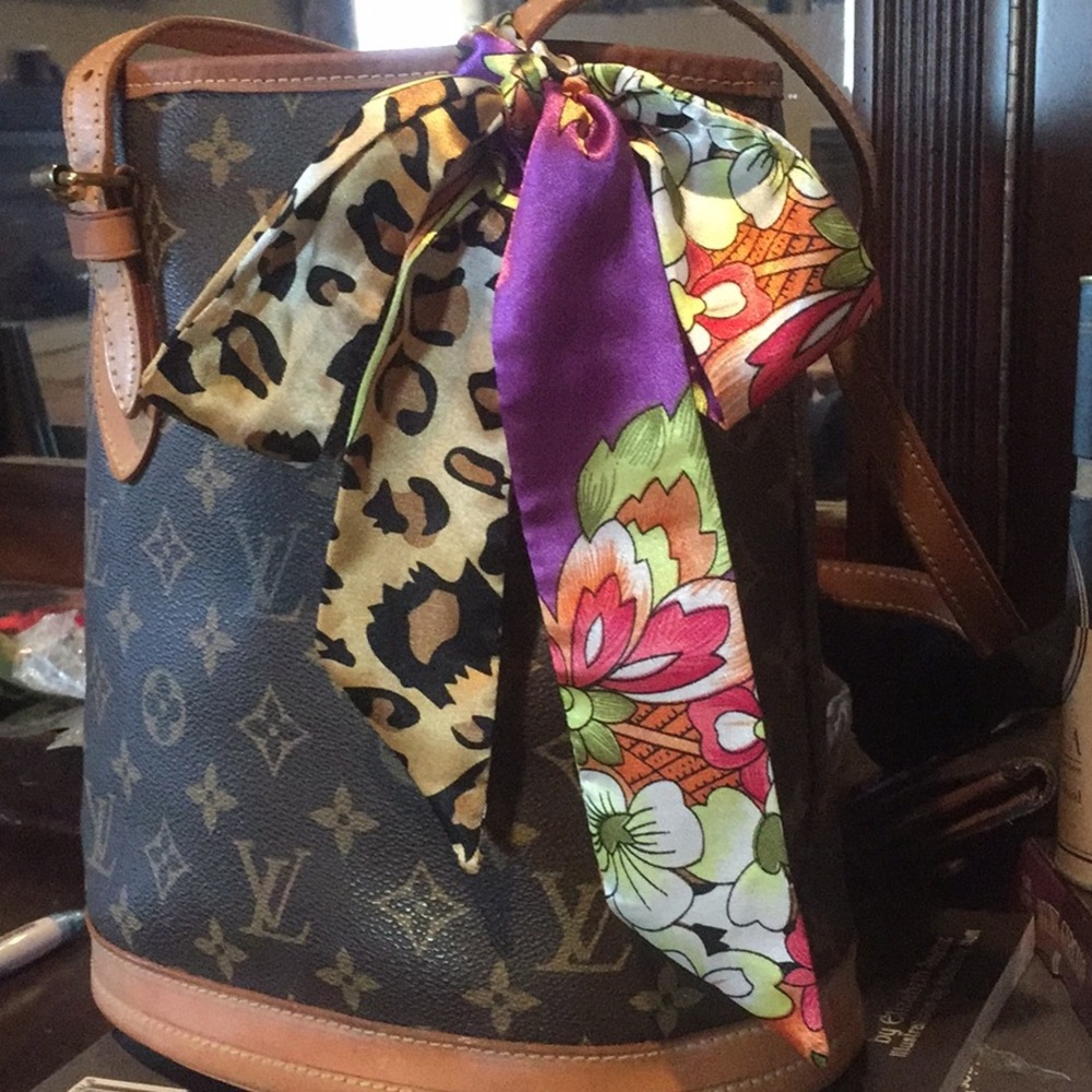 Auth. EUC Vintage Louis Vuitton Mono Bucket PM